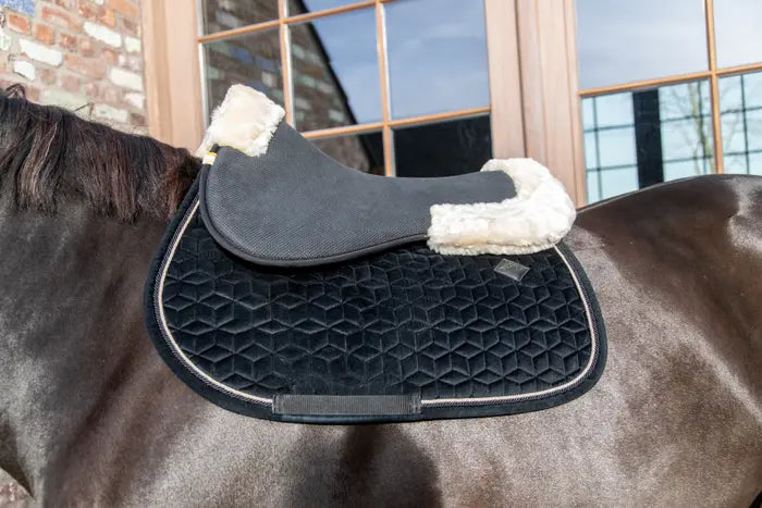 Boomerang Equestrian - Kentucky Natural Sheepskin Anatomical Half Pad Black
