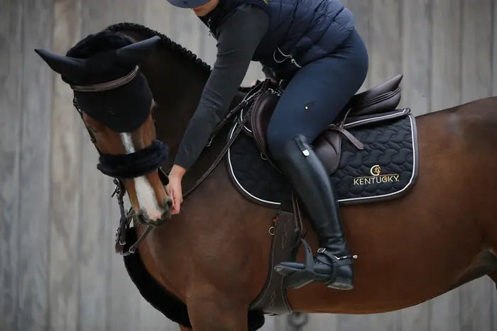 Boomerang Equestrian - Kentucky Sheepskin Noseband Cover Black