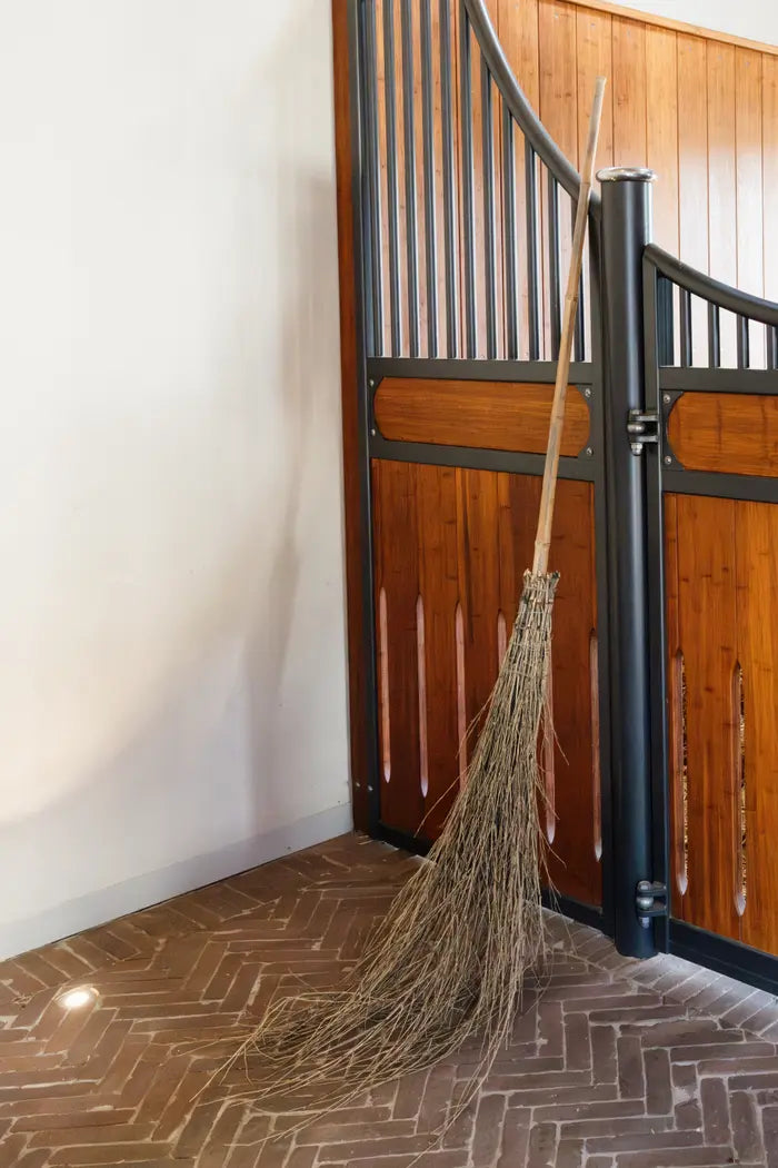 Boomerang Equestrian - Kentucky Bamboo Broom