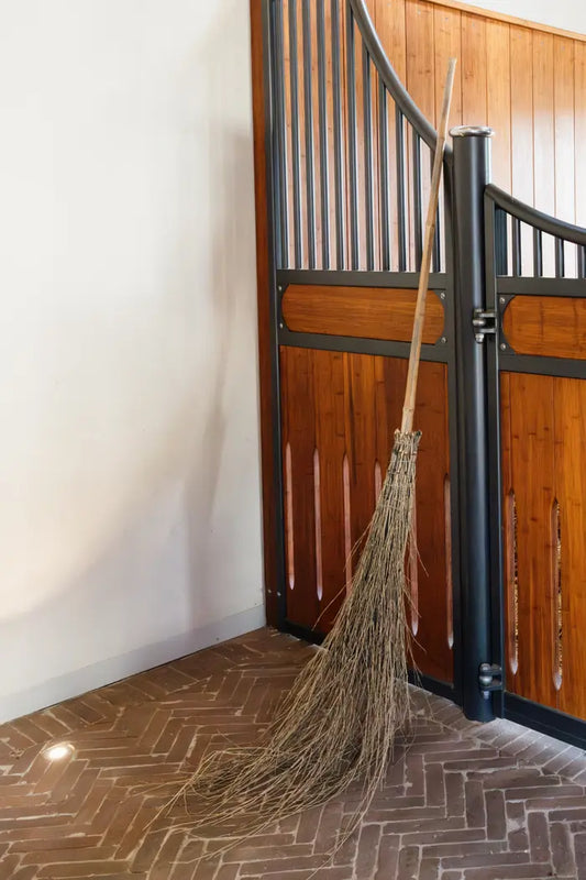 Boomerang Equestrian - Kentucky Bamboo Broom