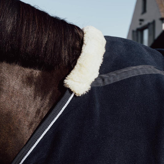 Heavy Fleece Rug | Dy'on | Elegant — Image 2