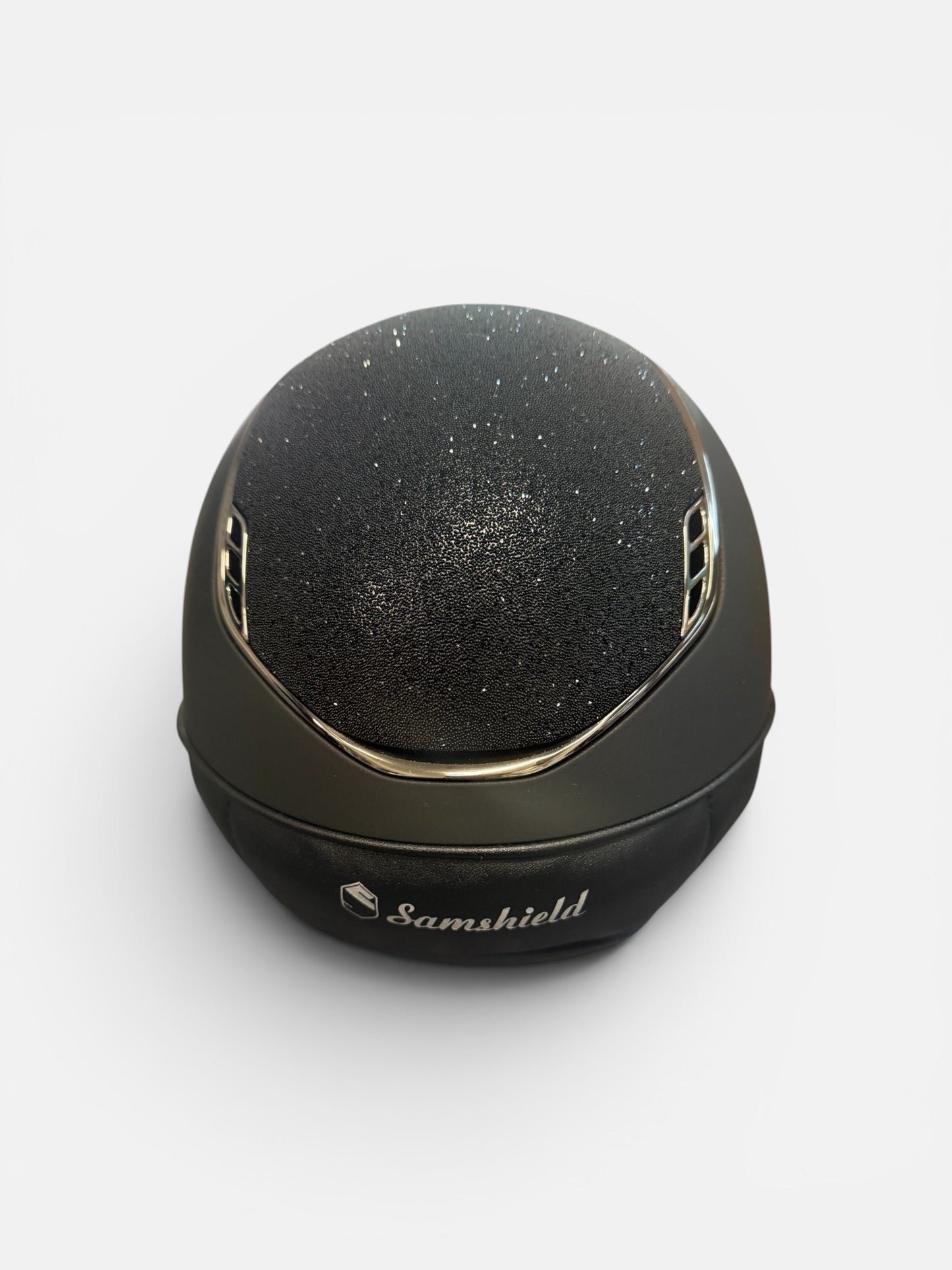 Black protective helmet with 'Samshield' branding on a white background