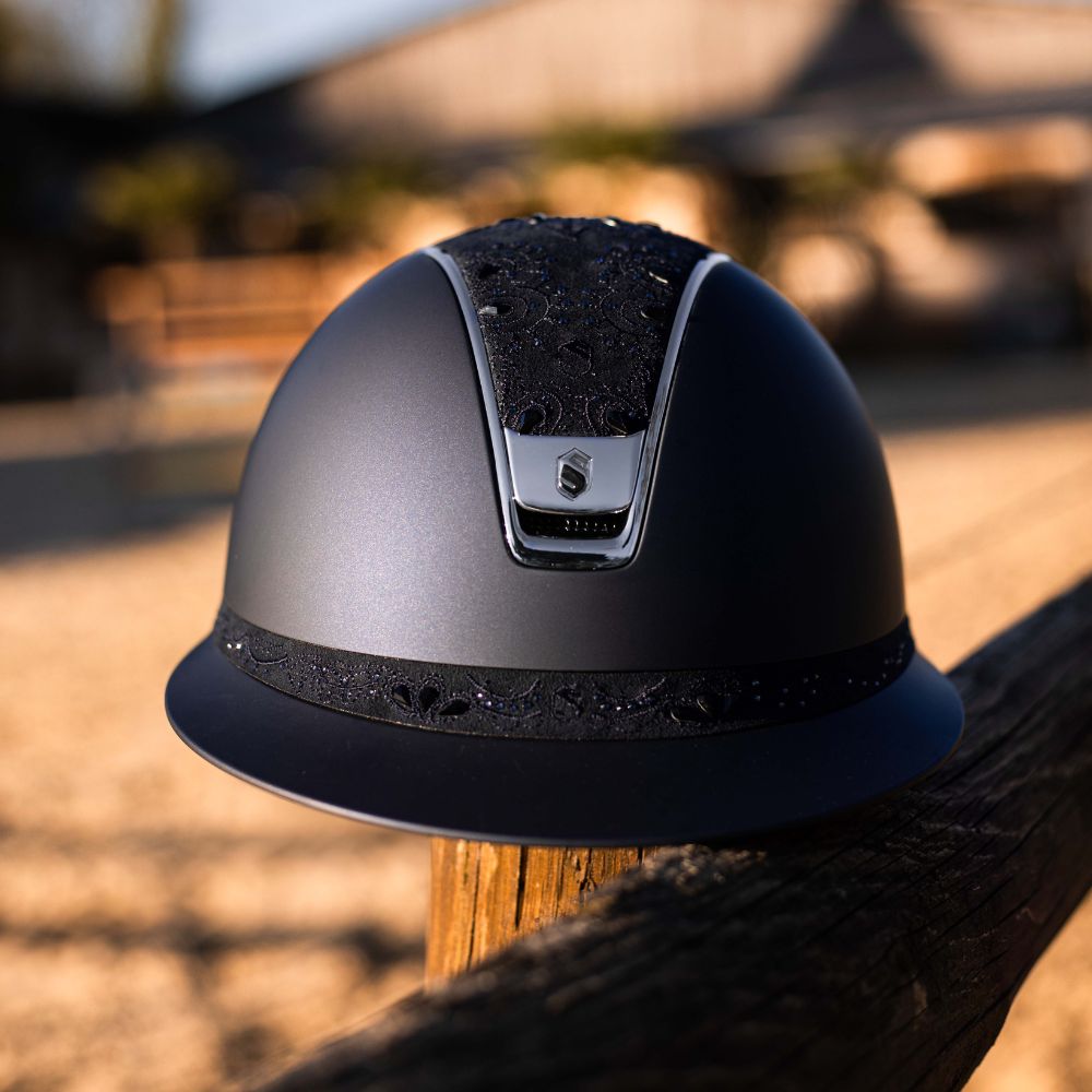 Samshield Custom | Miss 2.0 Shadowmatt Crystal Bloom Top & Frontal Band | Black