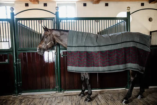 Boomerang Equestrian - Kentucky Heavy Fleece Rug Square Fishbone Grey/Bordeaux
