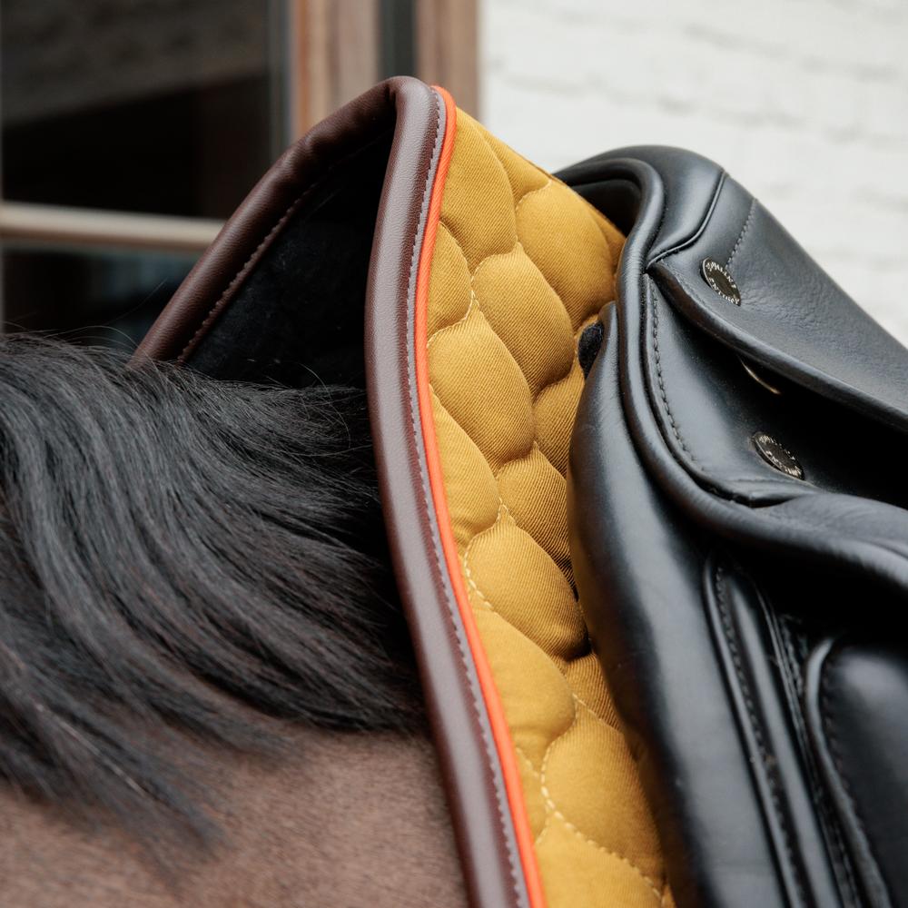 Saddle Pad Onion Quilt Neon Leather Dressage | Kentucky Horsewear | Comfort — Image 19