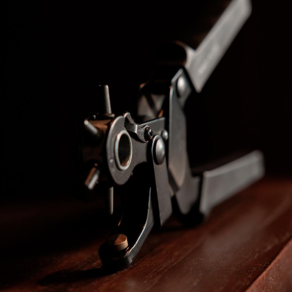 Leather Punch Extra Strong | Grooming Deluxe | ExtraStrong — Image 4