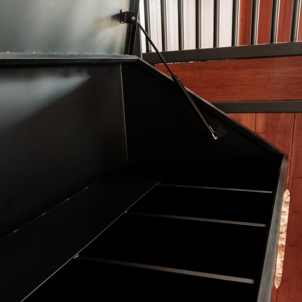 Aluminium Horse Feed Bin With Wheels | Grooming Deluxe | Lightweight — Image 3