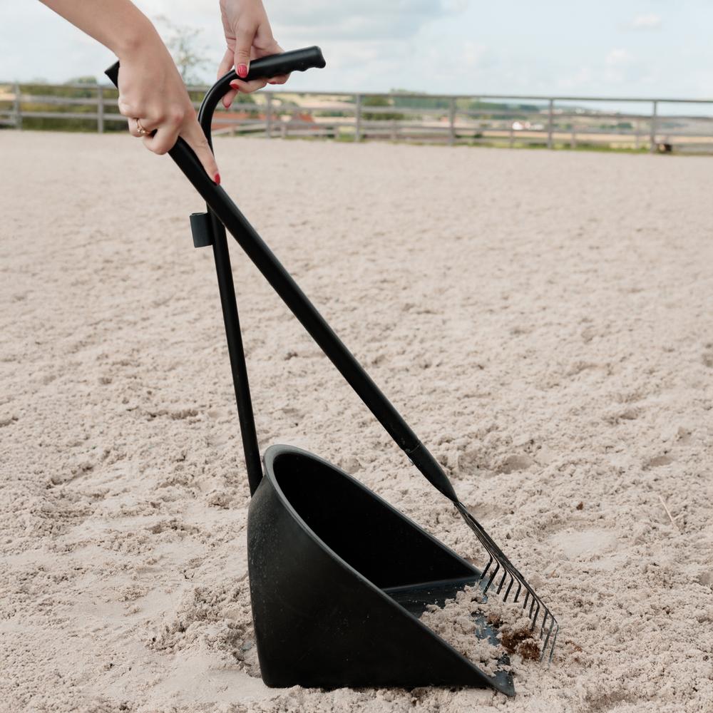 Muck Scoop & Rake | Grooming Deluxe | Functional — Image 2