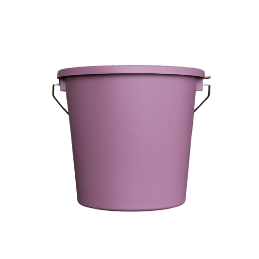 Bucket with Lid | Grooming Deluxe | Durability