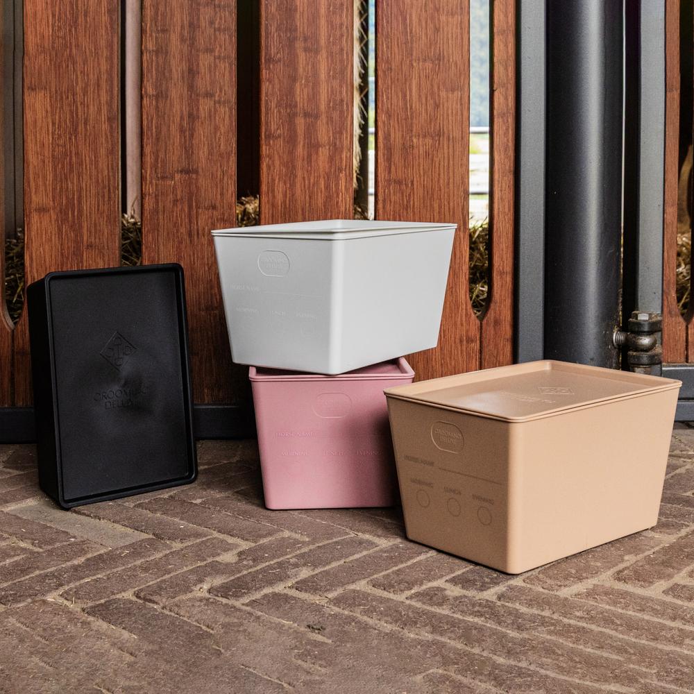 Horsefeed Box with Lid | Grooming Deluxe | Durability — Image 6
