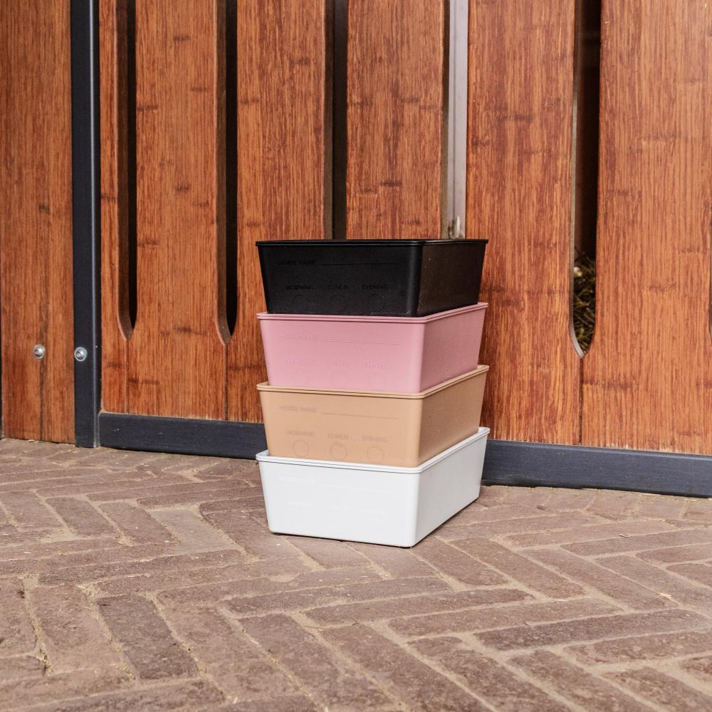 Horsefeed Box with Lid | Grooming Deluxe | Durability — Image 17
