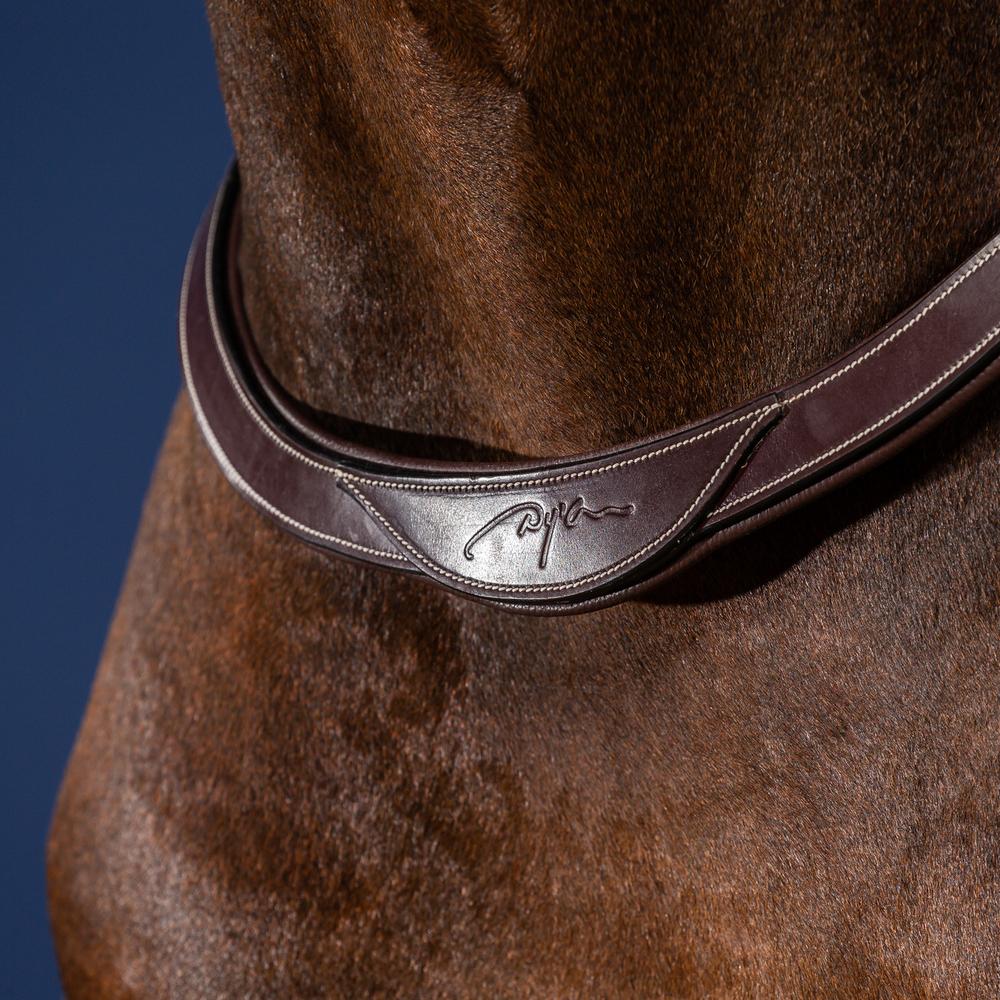 Breast Collar | Dy'on | Freedom of movement