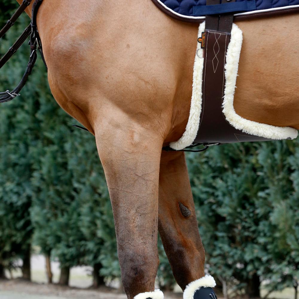 Sheepskin Stud Girth Cover | Kentucky Horsewear | Comfort — Image 13