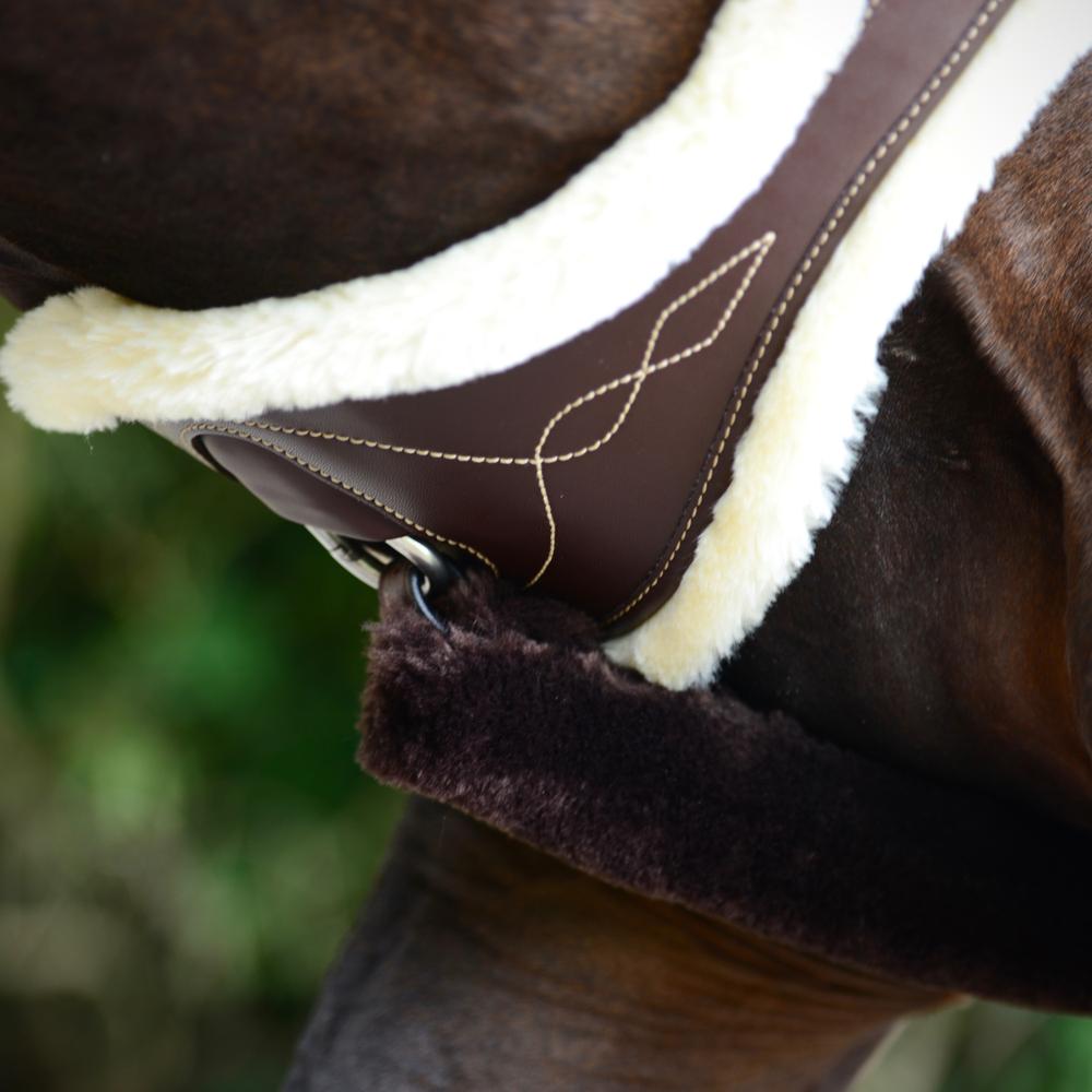 Sheepskin Anatomic Girth Cover | Kentucky Horsewear | Comfort — Image 11