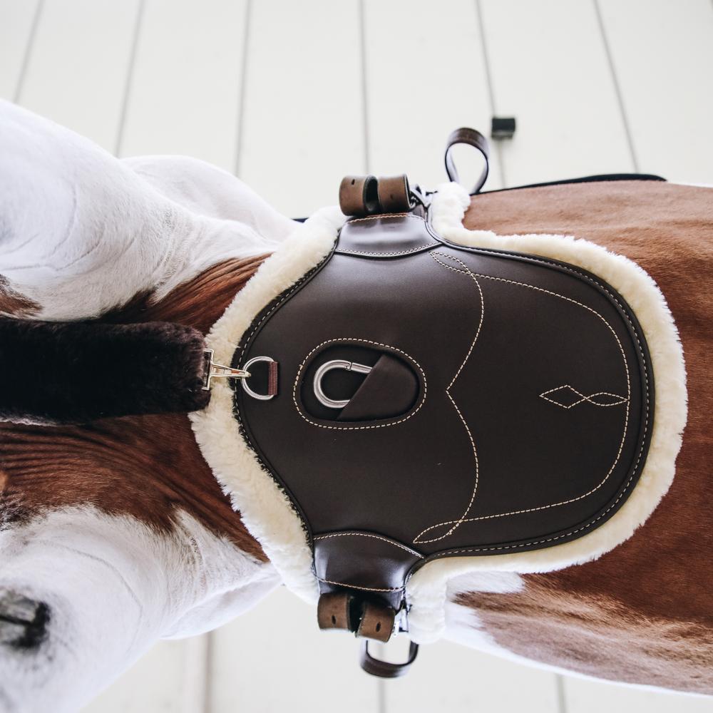 Sheepskin Short Stud Girth | Kentucky Horsewear | Comfort — Image 2