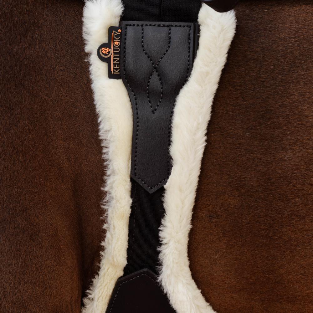 Sheepskin Anatomic Stud Girth | Kentucky Horsewear | Comfort — Image 6