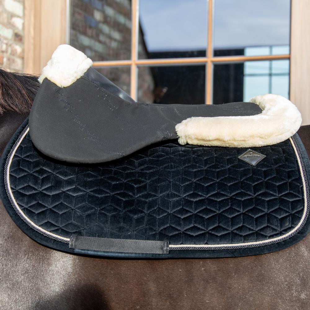 Half Pad Impact Equalizer Sheepskin | Kentucky Horsewear | — Image 2