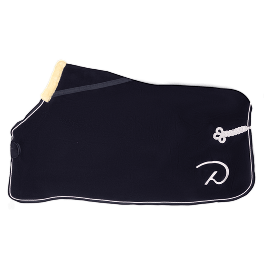 Heavy Fleece Rug | Dy'on | Elegant