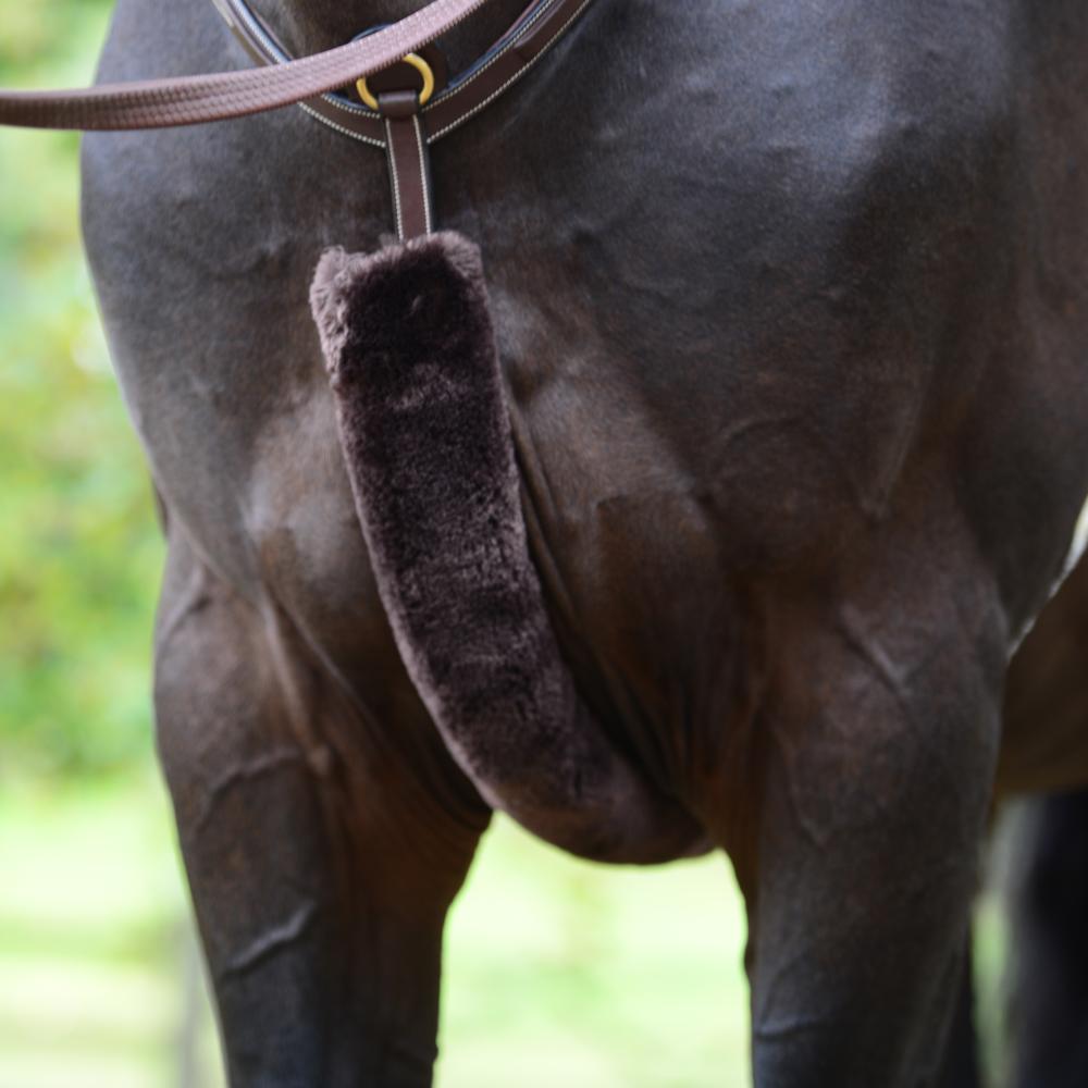 Sheepskin Breastplate & Rein cover | Kentucky Horsewear | Comfort — Image 2