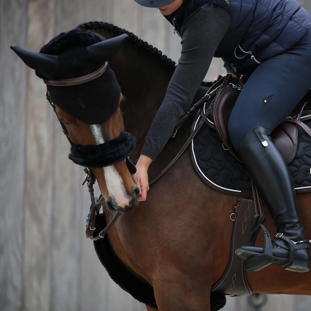 Sheepskin Breastplate & Rein cover | Kentucky Horsewear | Comfort — Image 5