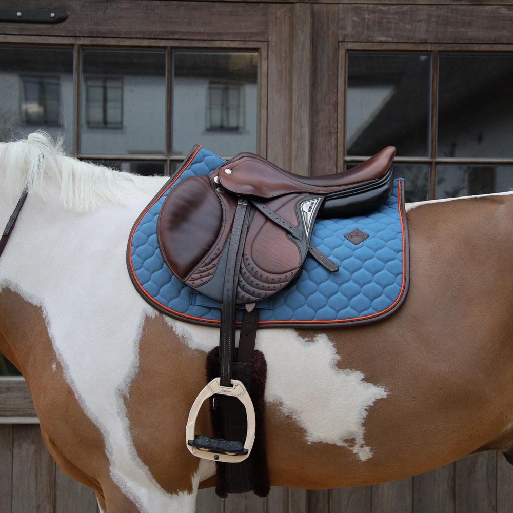 Saddle Pad Onion Quilt Neon Leather Jumping | Kentucky Horsewear | Comfort — Image 9