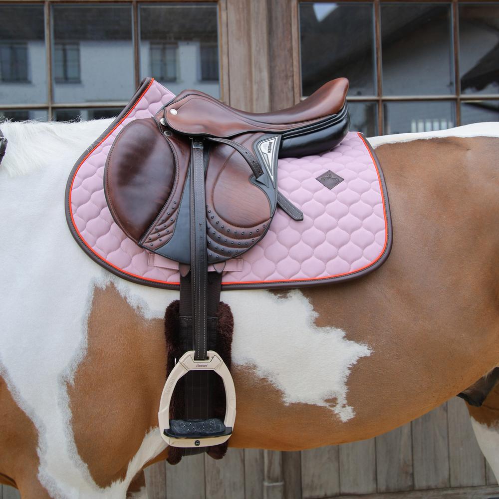 Saddle Pad Onion Quilt Neon Leather Jumping | Kentucky Horsewear | Comfort — Image 13