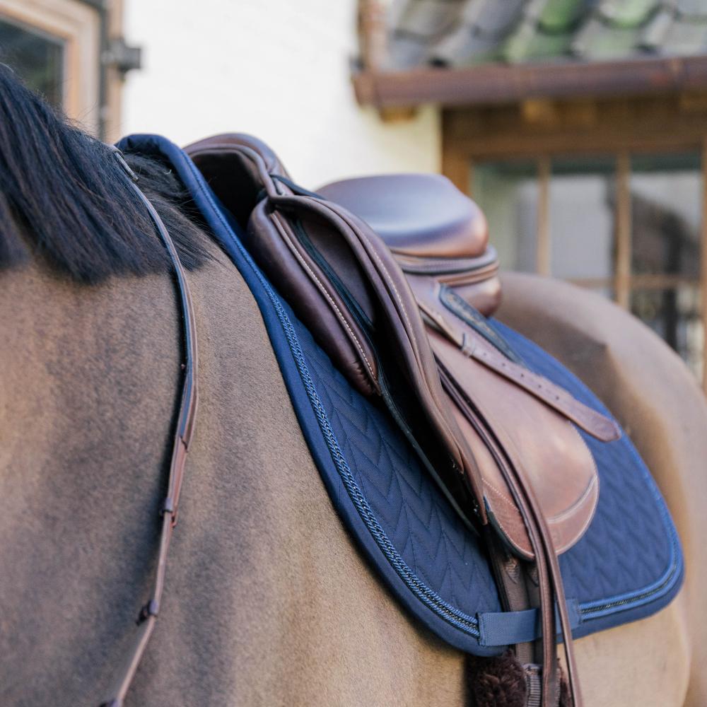 Saddle Pad Metal Chain Jumping | Kentucky Horsewear | Stylish — Image 3