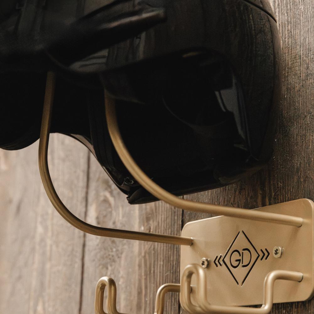Helmet Holder steel with hook | Grooming Deluxe | Durable — Image 4