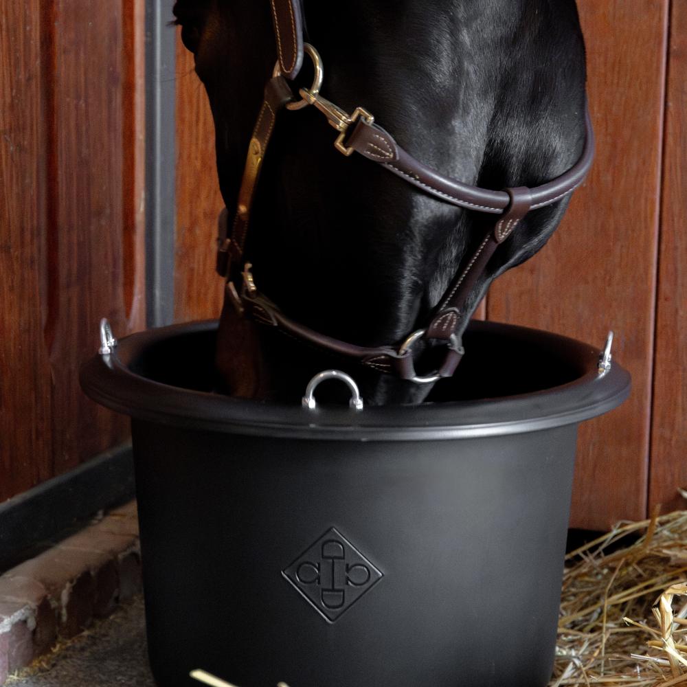 Feed Bucket | Grooming Deluxe | Versatile — Image 2