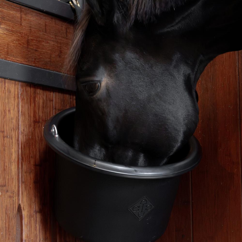 Feed Bucket | Grooming Deluxe | Versatile — Image 4