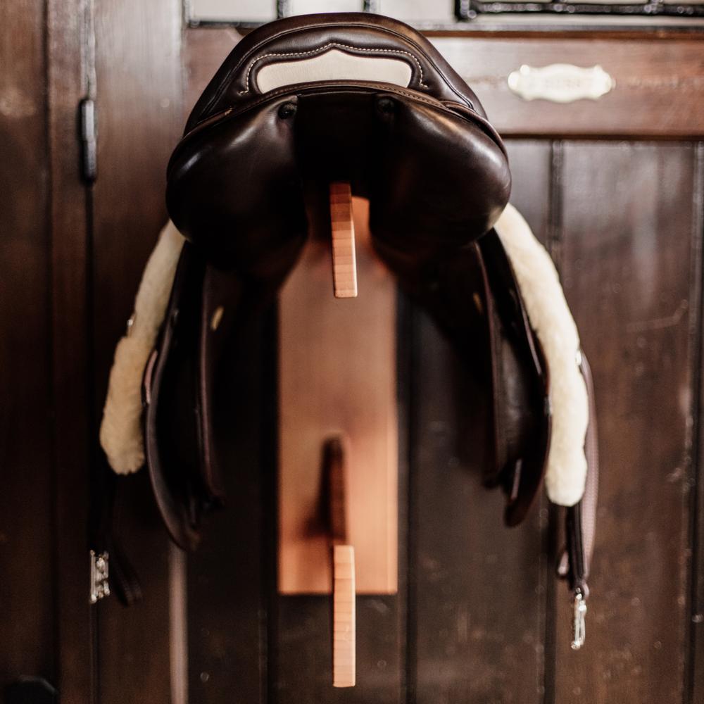 Saddle Rack | Grooming Deluxe | Durable — Image 3