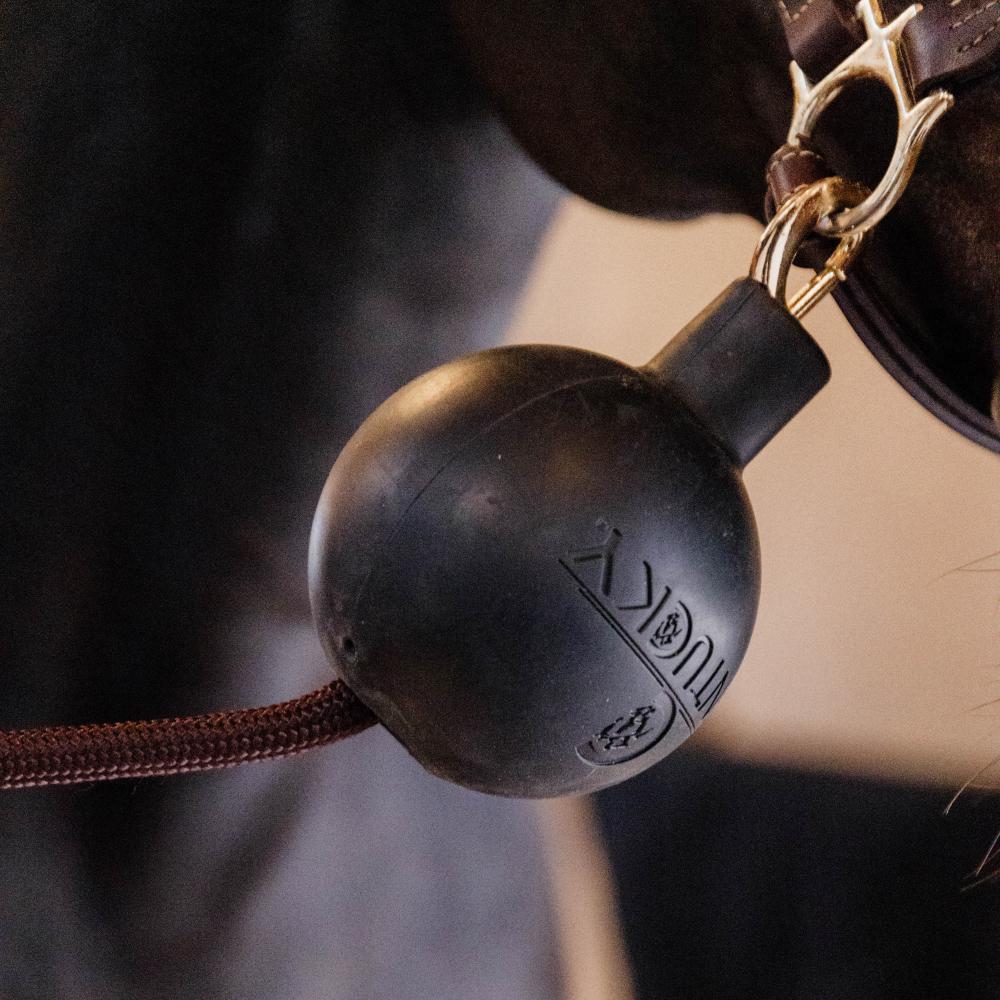 Rubber Ball Protection wall & lead | Kentucky Horsewear | Durable — Image 2