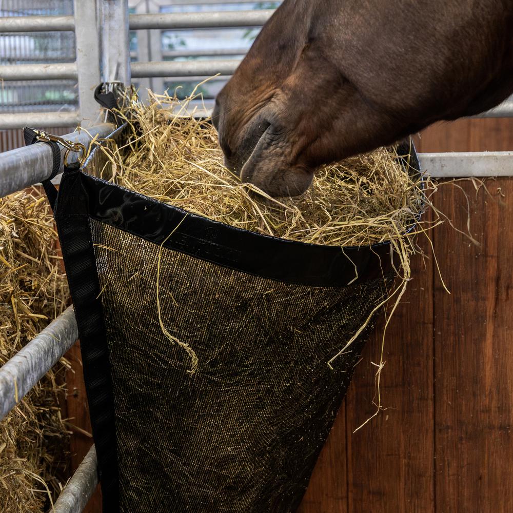 Hay Bag Corner | Kentucky Horsewear | Space-saving design — Image 2