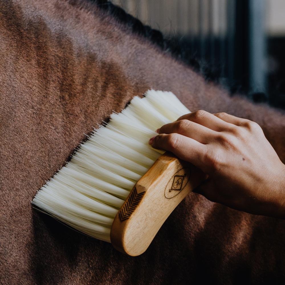 Middle Brush Long | Grooming Deluxe | ErgonomicDesign — Image 3
