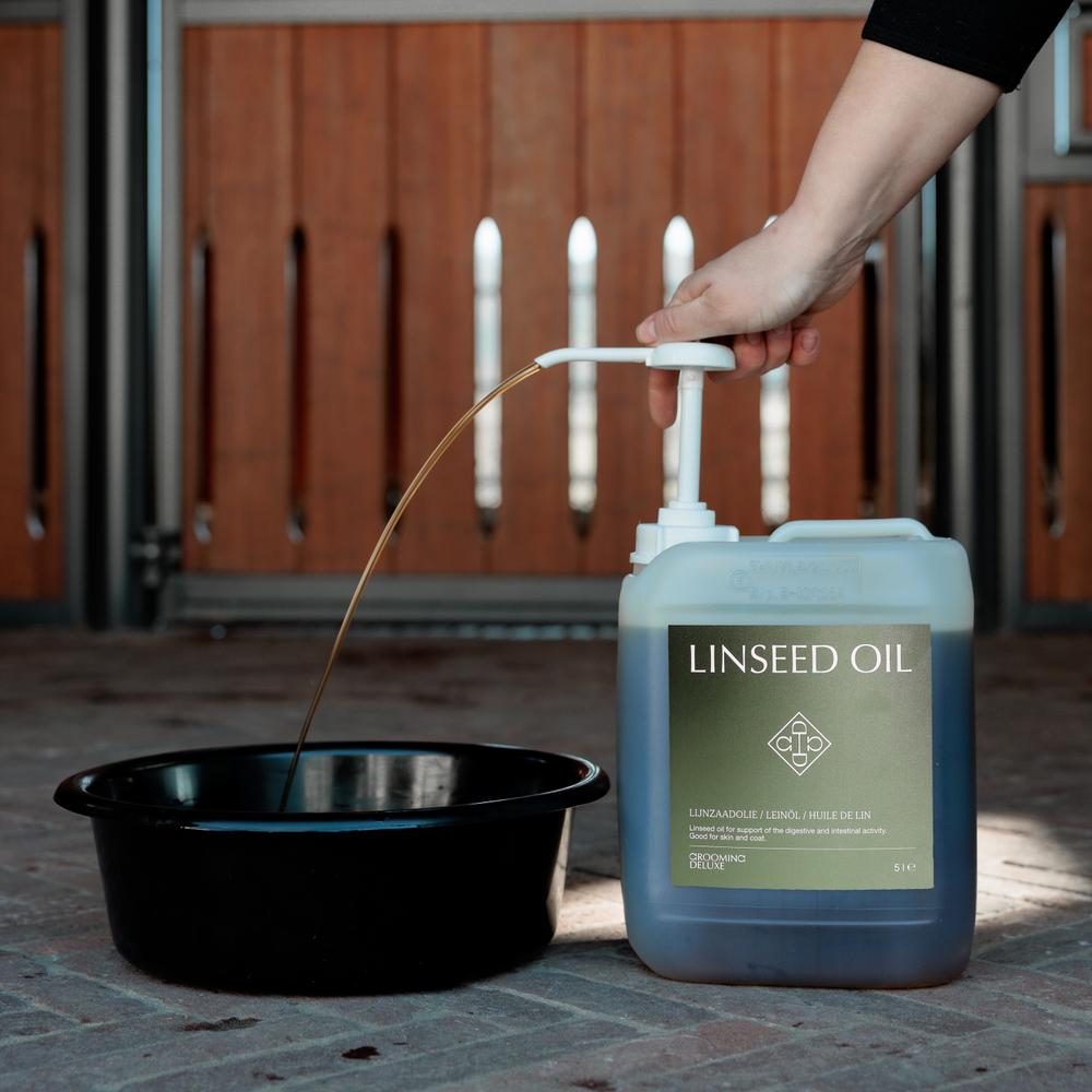 Pump For Linseed Oil 5L | Grooming Deluxe | Durable — Image 3