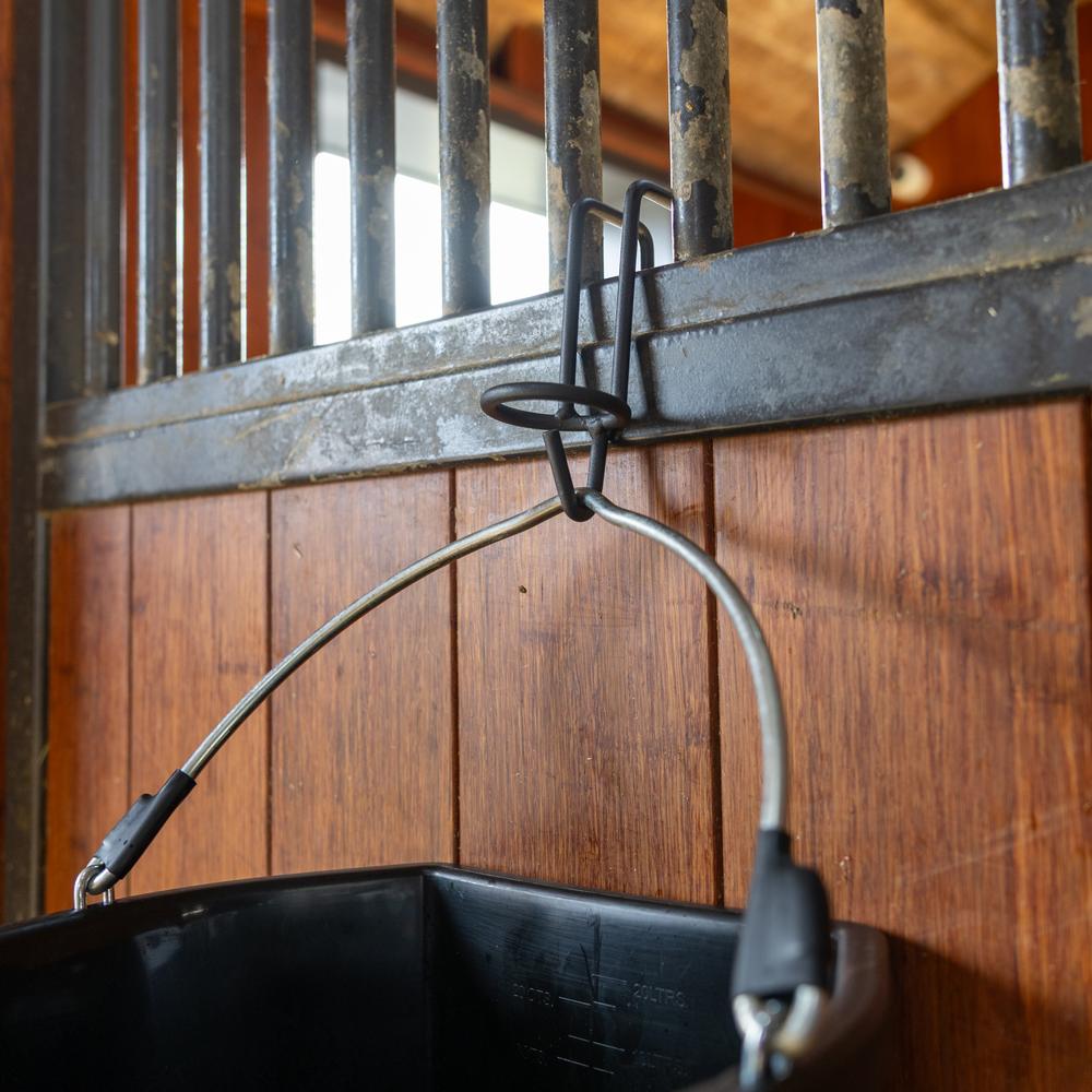 Bucket Portable Hook  Matt | Grooming Deluxe | Portable — Image 3